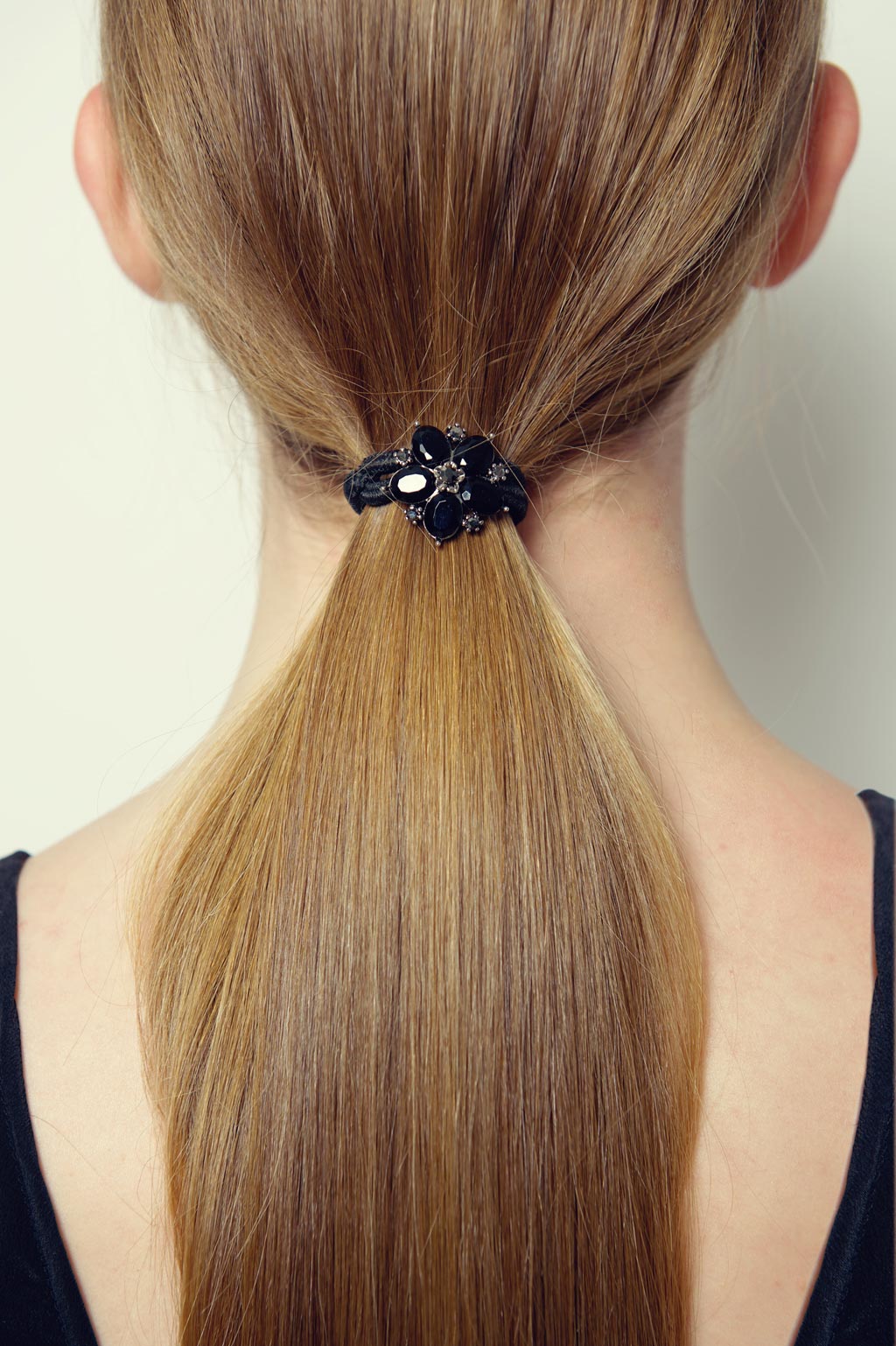 Black Crystal Hair Pony