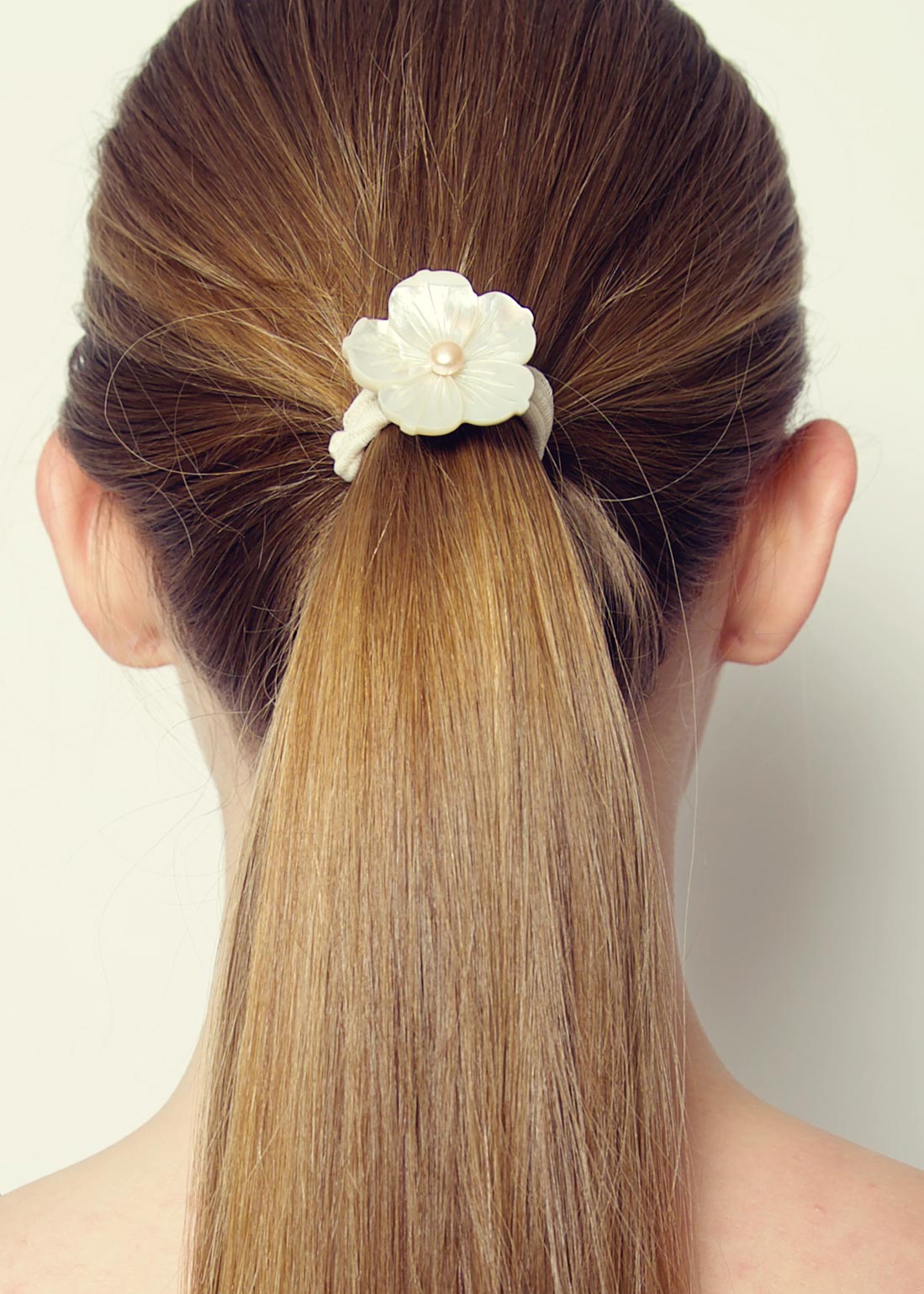 Pearl Flower Hair Pony